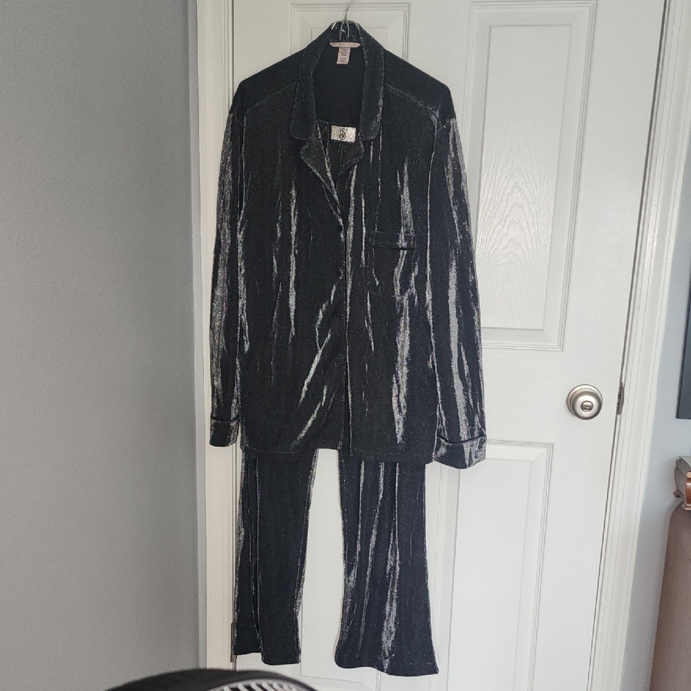 Victoria Secret BlackTwo-Piece Lounge Set